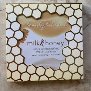 Beauty Bakerie highlighter palette